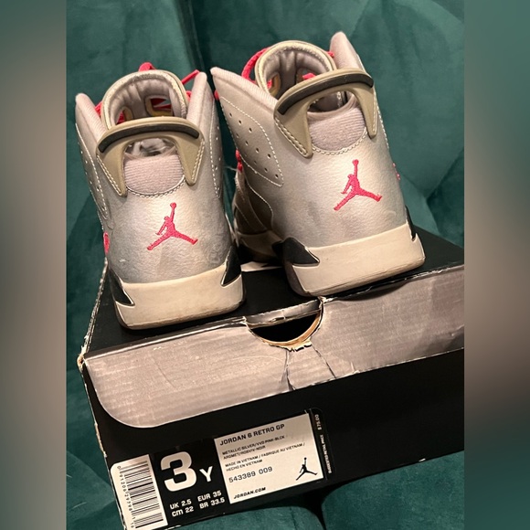 Jordan retro “valentine 6s” - Picture 3 of 4